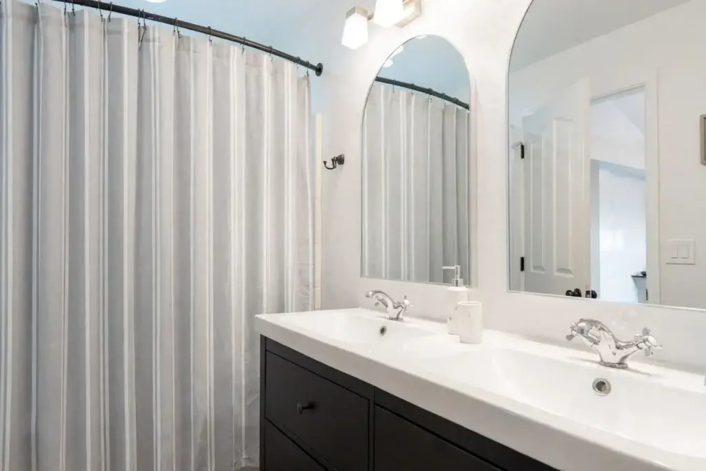 luxury bathroom editorial ai1